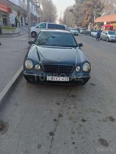 Mercedes E 280-1