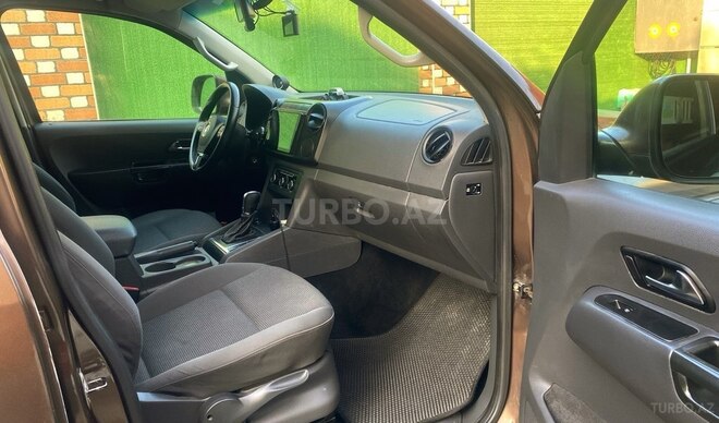 Volkswagen Amarok-11