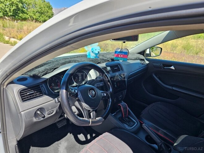 Volkswagen Jetta-3