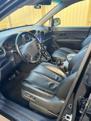 Kia Carens-2