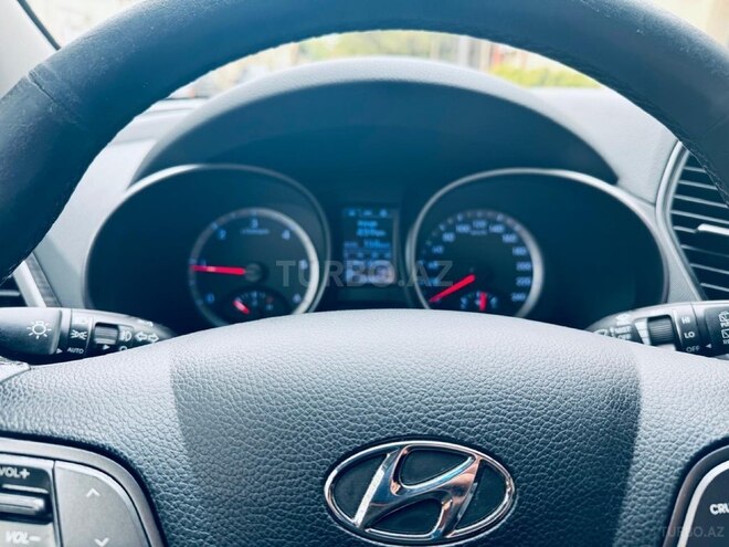 Hyundai Santa Fe-13