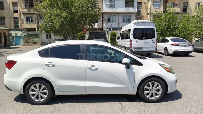 Kia Rio-4