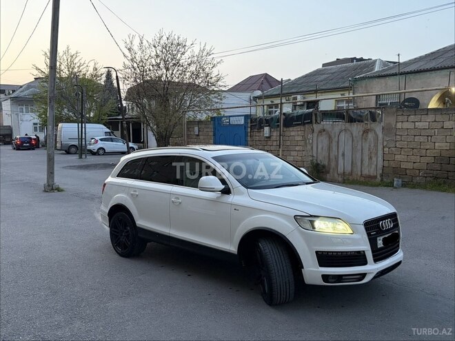Audi Q7-3