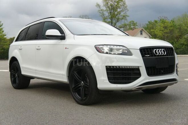 Audi Q7-1