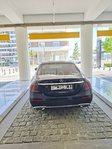 Mercedes E 220 d-8