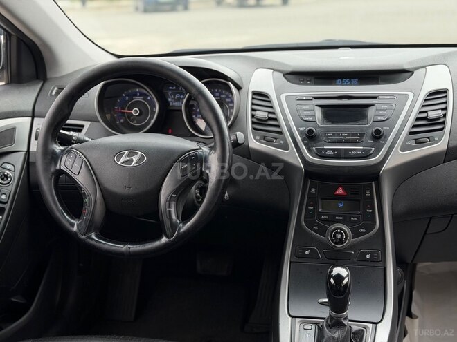 Hyundai Avante-8
