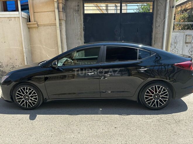 Hyundai Elantra-7
