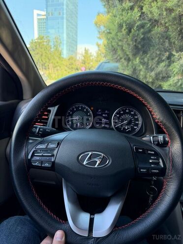 Hyundai Elantra-3