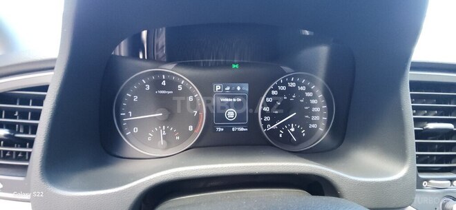 Hyundai Elantra-13