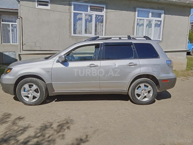 Mitsubishi Outlander-4