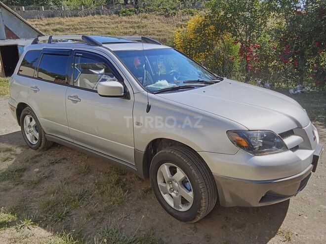 Mitsubishi Outlander-6