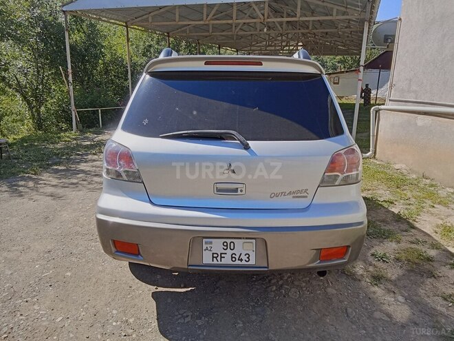 Mitsubishi Outlander-8