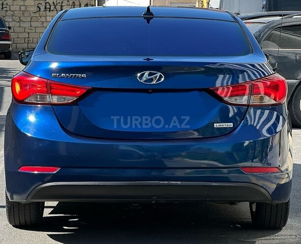 Hyundai Elantra-4