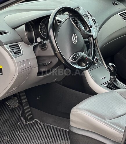 Hyundai Elantra-5