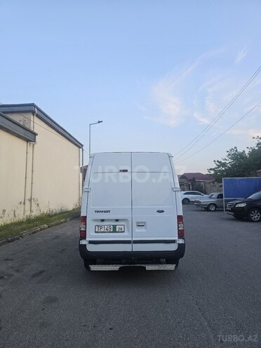 Ford Transit-16
