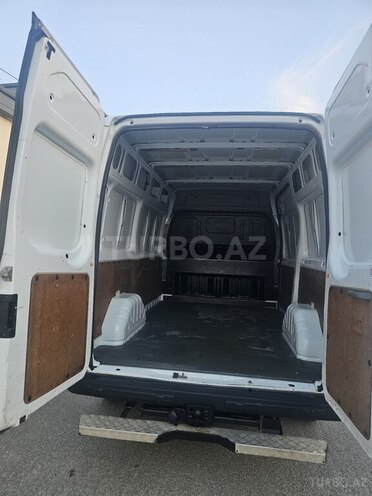 Ford Transit-15