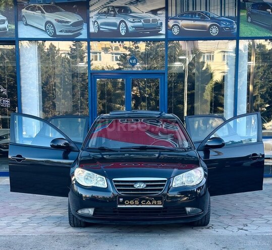 Hyundai Elantra-3