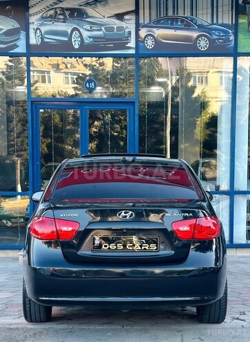 Hyundai Elantra-13