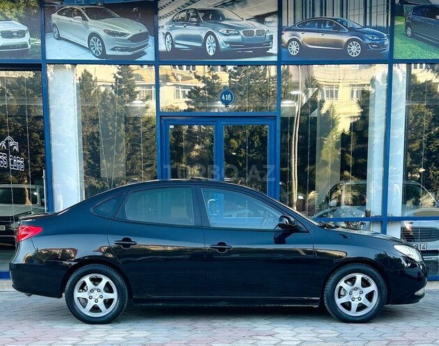 Hyundai Elantra-11