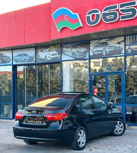 Hyundai Elantra-12