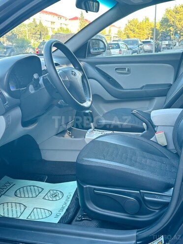 Hyundai Elantra-6