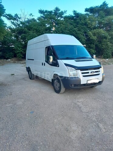 Ford Transit-2