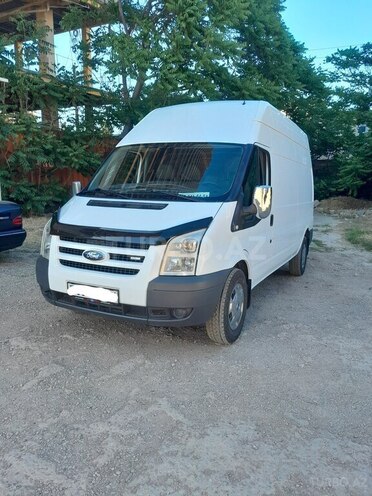 Ford Transit-5