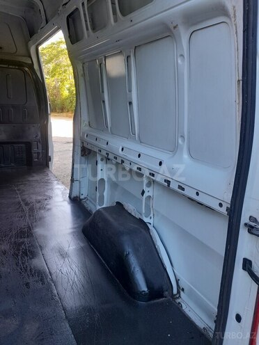Ford Transit-10