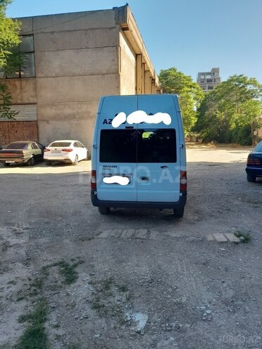 Ford Transit-16
