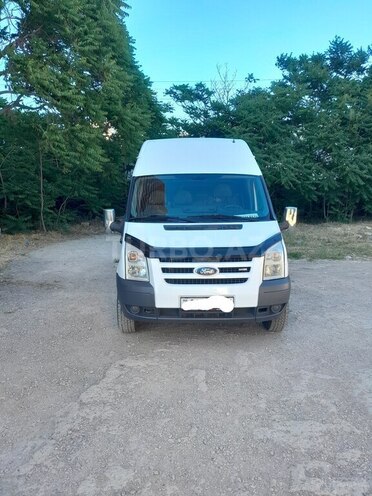 Ford Transit-17