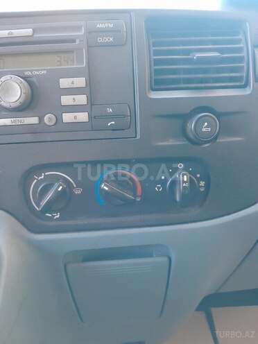 Ford Transit-21