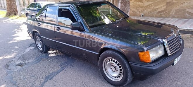 Mercedes 190-4
