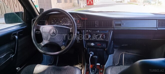 Mercedes 190-9