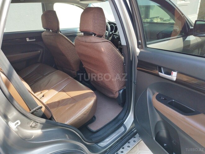 Kia Sorento-9