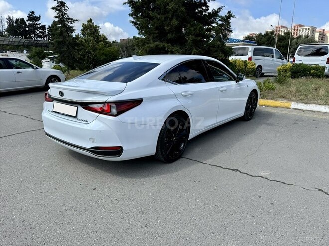 Lexus ES 300h-11