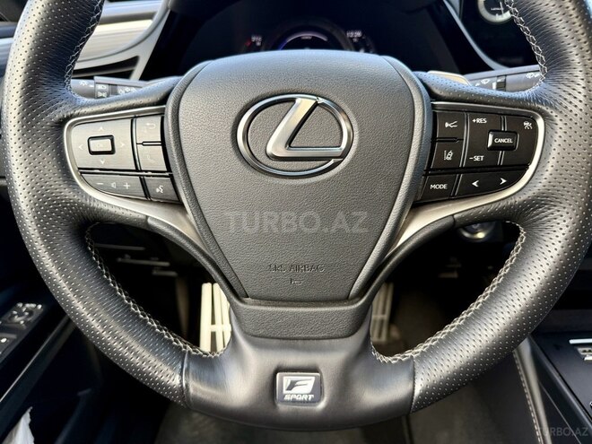 Lexus ES 300h-15