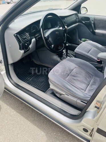 Opel Vectra-10