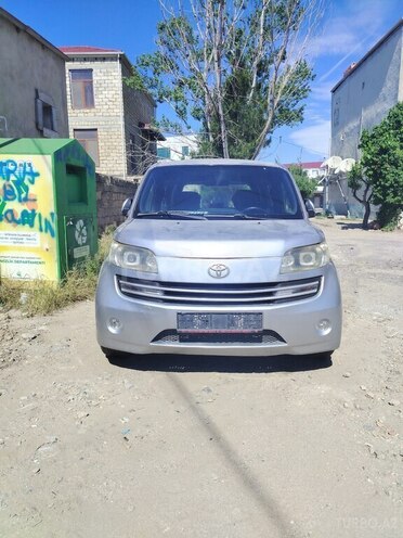 Daihatsu Materia-1