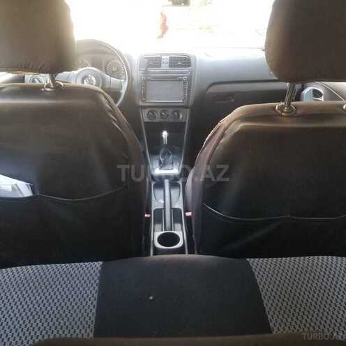 Volkswagen Polo-4