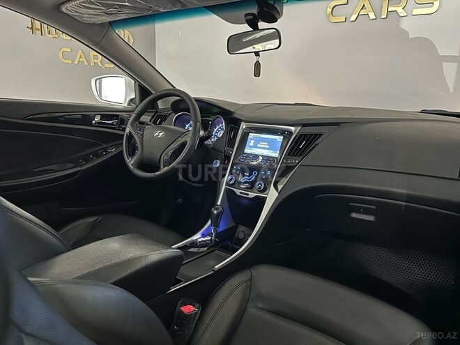 Hyundai Sonata-15