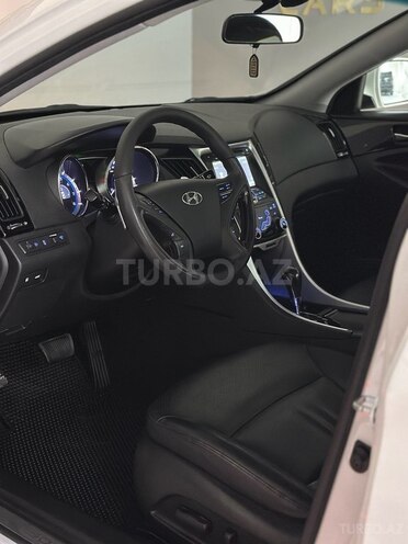 Hyundai Sonata-20
