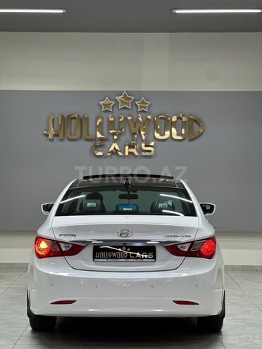 Hyundai Sonata-8