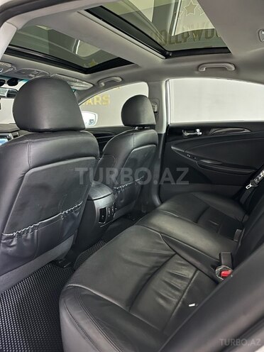 Hyundai Sonata-22