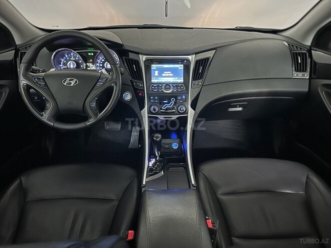 Hyundai Sonata-11