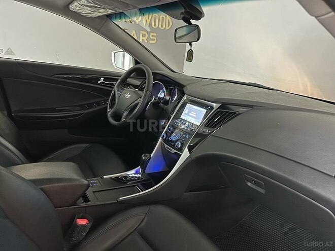 Hyundai Sonata-13