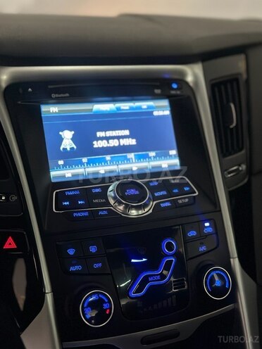 Hyundai Sonata-24