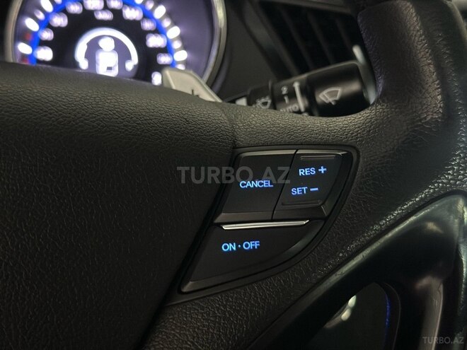 Hyundai Sonata-34