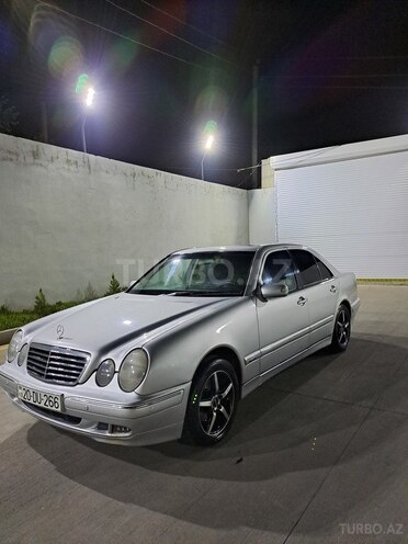 Mercedes E 240-6