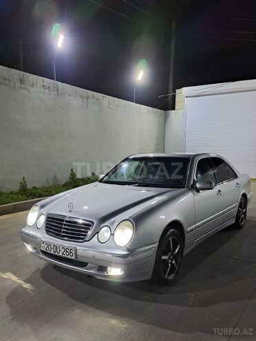 Mercedes E 240-2