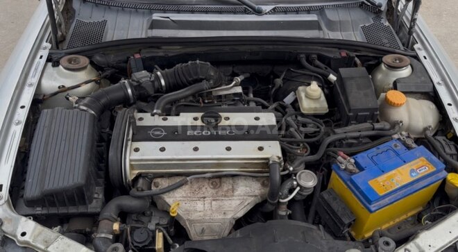 Opel Vectra-12